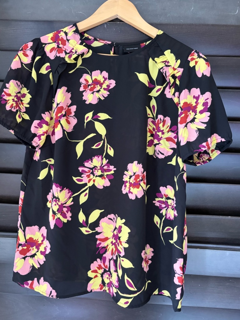 Who What Wear  Medium Floral Black Pink Yellow Blouse Ruffles Short Sleeve
